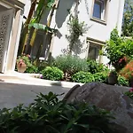 Olivias Group Hotel