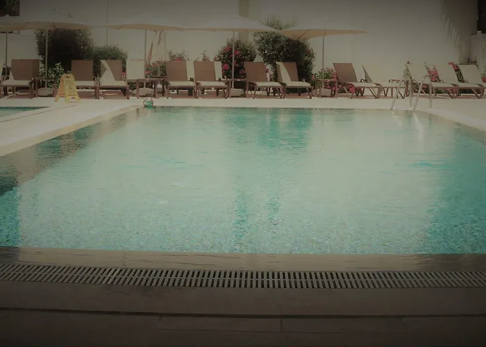 מלון Olivias Group 3*