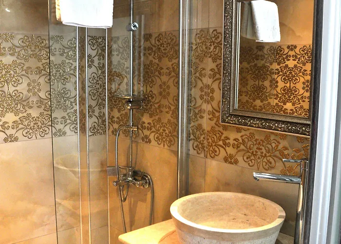 Olivias Group غومْبيت